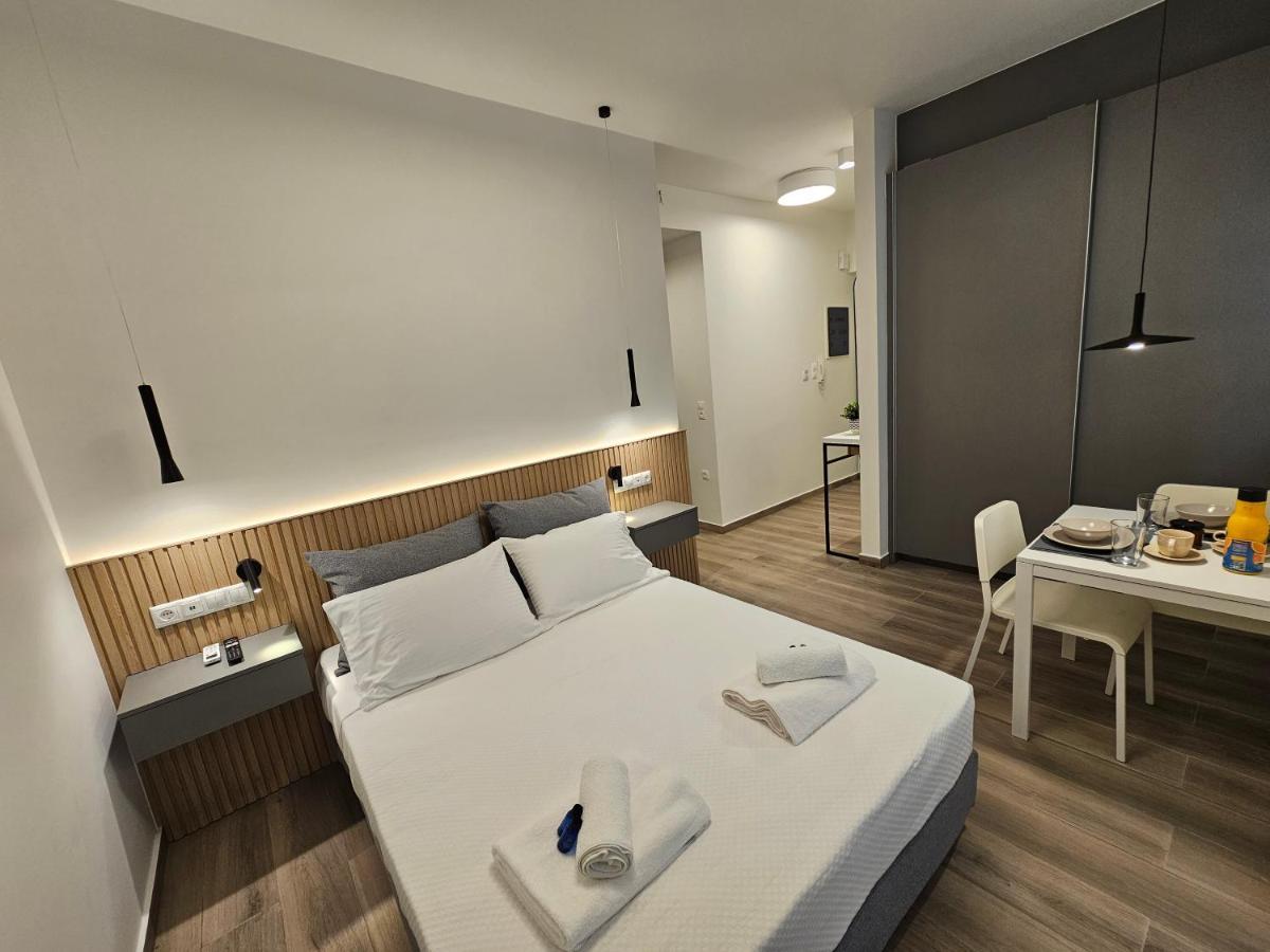 Platon Stylish Apartment เอเธนส์ ภายนอก รูปภาพ