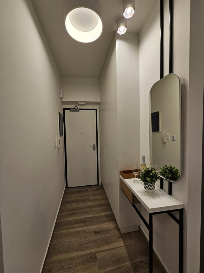 Platon Stylish Apartment เอเธนส์ ภายนอก รูปภาพ